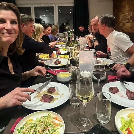 Marmotta Alpin מלון